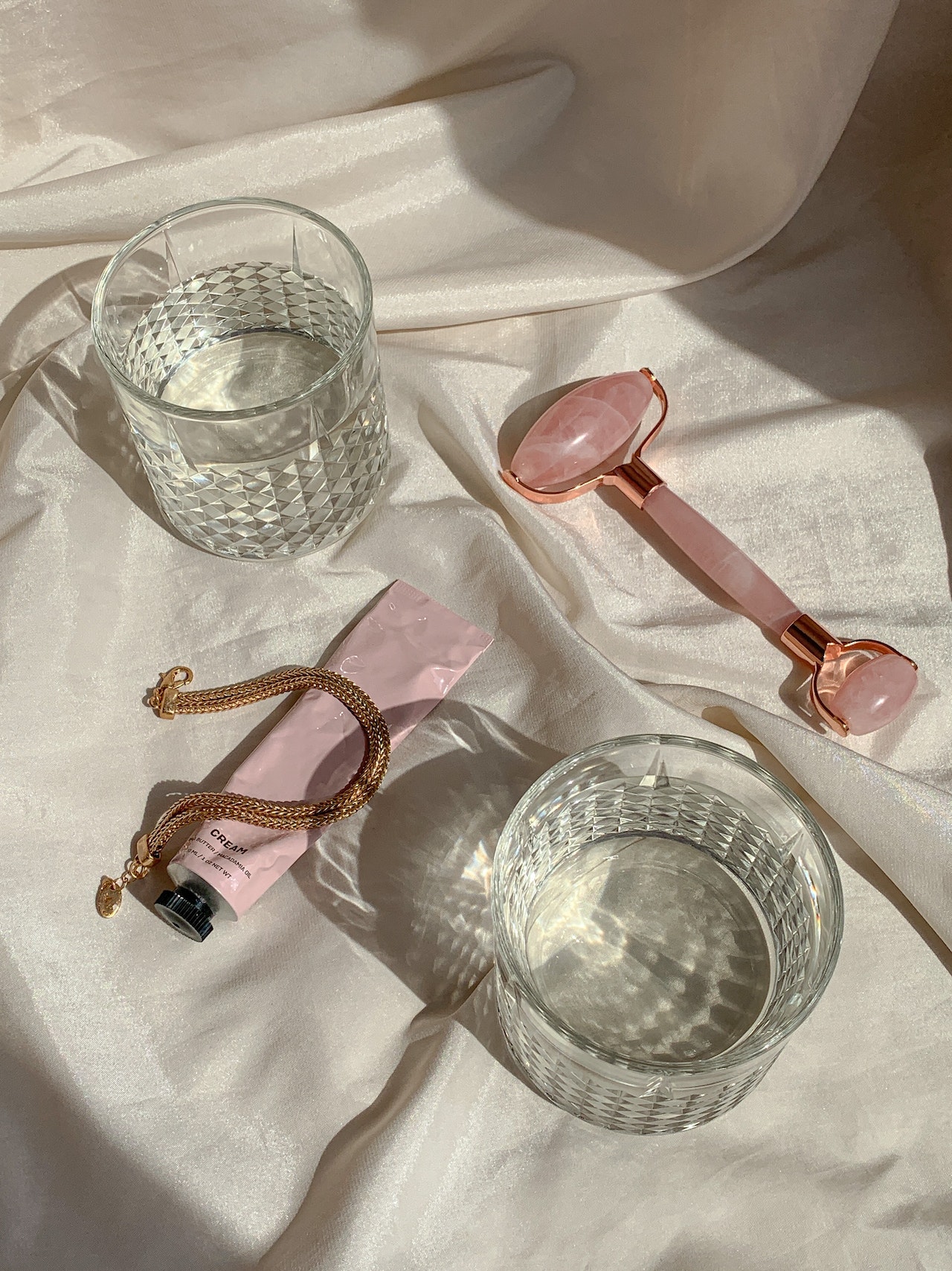 pexels-solodsha-8605776 Vasos y utensilios de maquillaje